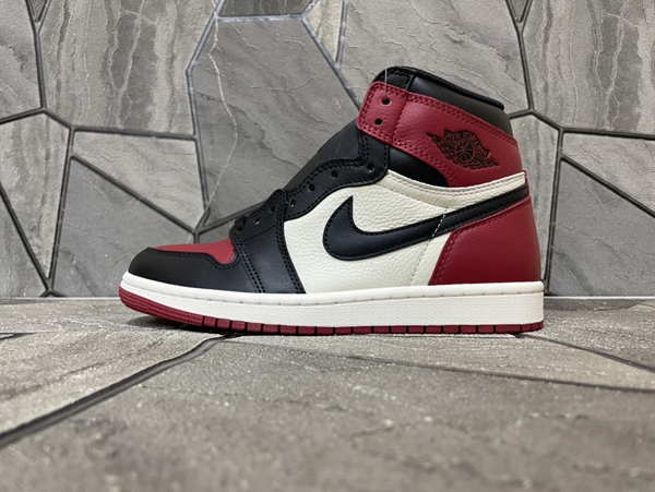 ナイキ靴正面デザイン